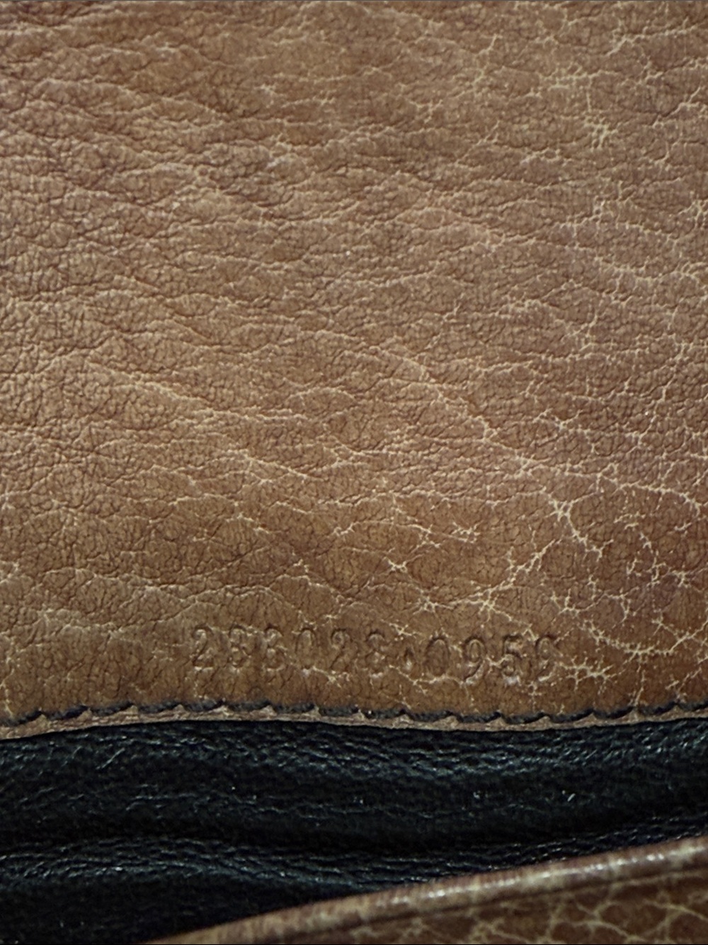 GUCCI GG Guccissima Leather Metal Bar Flap Continental Wallet - Picture 14 of 17
